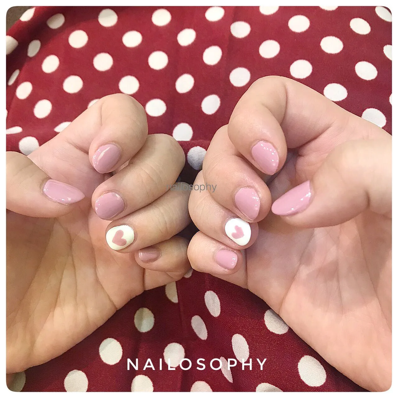 Nailosophy 是隆曼谷店内环境 — Spa Chairs